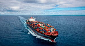 Buque portacontenedores utilizado en operaciones de importación internacional y logística marítima hacia Argentina